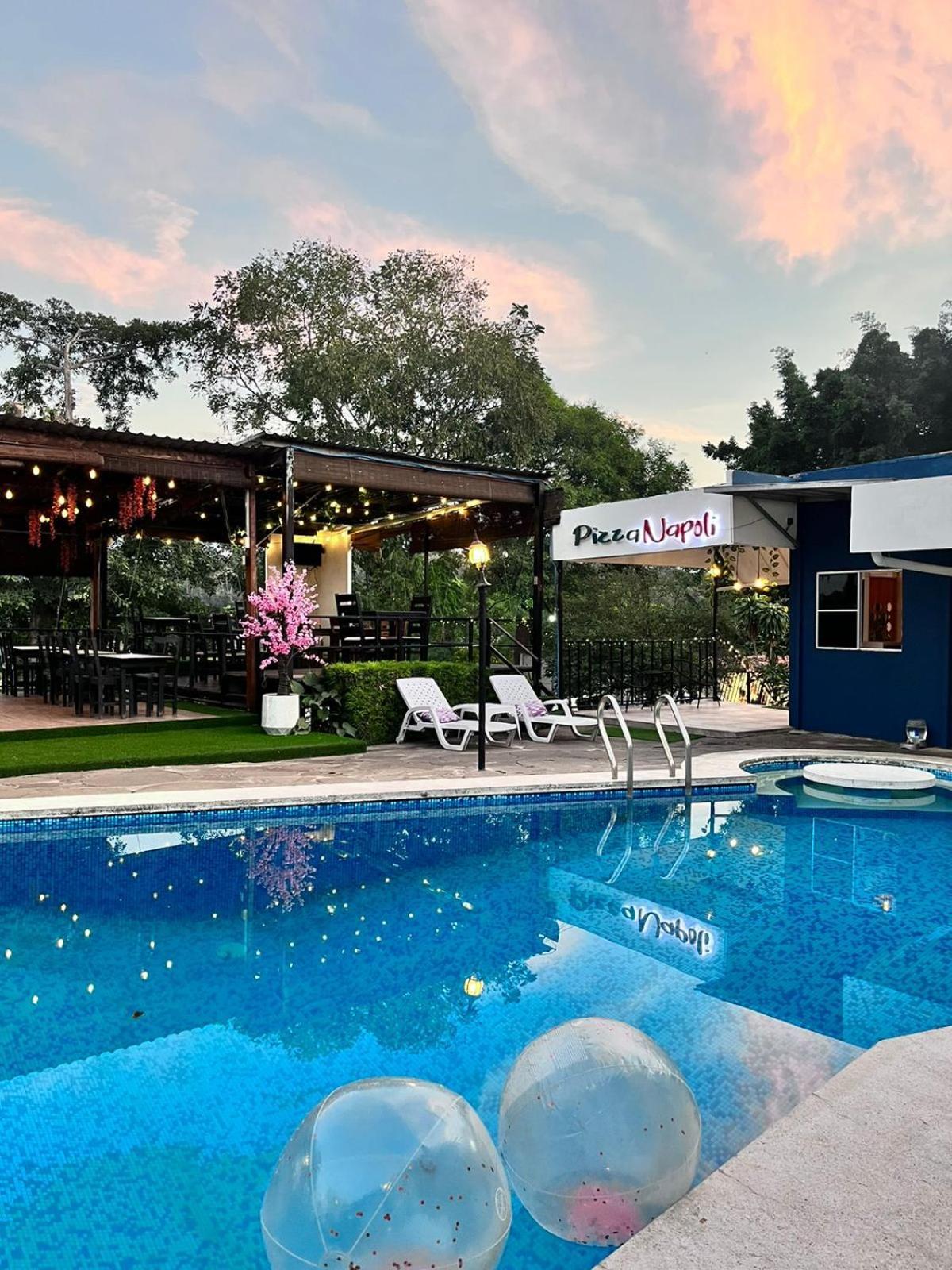 Villa Napoli Santa Ana Luaran gambar